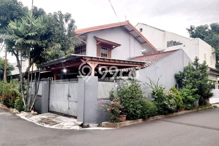 Rumah Elit Modern Tanpa Renovasi di Meruya Jakarta Barat Rumah Elit Modern Tanpa Renovasi di Meruya Jakarta Barat