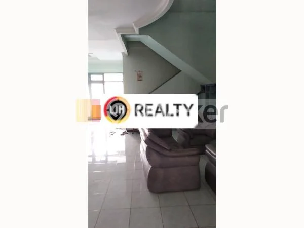 Rumah Luxury Modern Tanpa Renovasi di Miroto Semarang Rumah Luxury Modern Tanpa Renovasi di Miroto Semarang