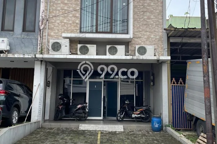 Ruko Kawasan Komersial di Caringin, Luas 165m², Ramai Ruko Kawasan Komersial di Caringin, Luas 165m², Ramai