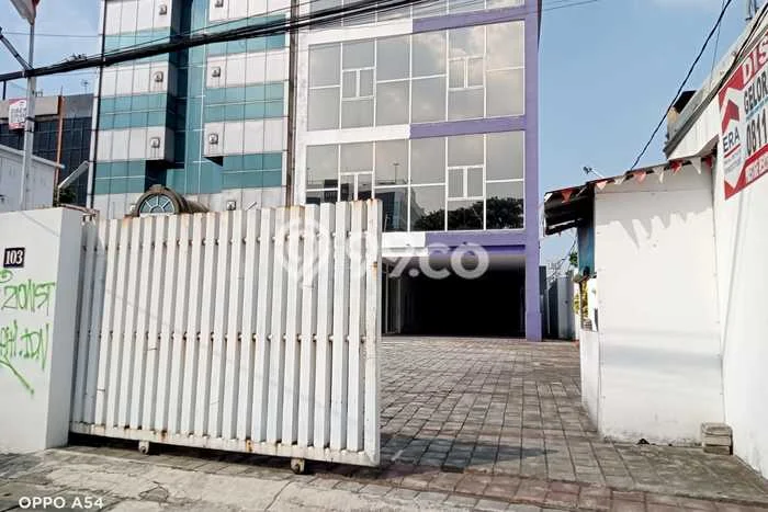 Ruko untuk disewa di Jatinegara punya LT 545m2 & LB 1500m2 harga sewa kompetitif Ruko untuk disewa di Jatinegara punya LT 545m2 & LB 1500m2 harga sewa kompetitif