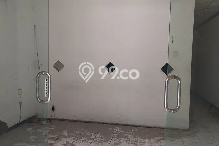 Disewakan Ruko di Pusat Kota Surabaya Ramai Strategis Disewakan Ruko di Pusat Kota Surabaya Ramai Strategis