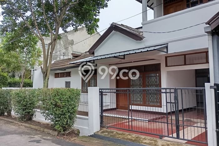 Dijual Rumah 4 Kamar Lokasi Strategis Bagus dan Strategis di Kiaracondong Dijual Rumah 4 Kamar Lokasi Strategis Bagus dan Strategis di Kiaracondong
