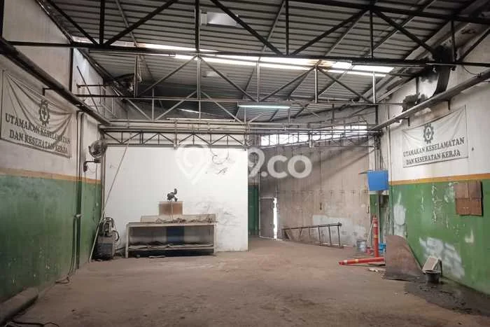Disewakan Komersial di Setu Bekasi LT 162m2, LB 190m2 Disewakan Komersial di Setu Bekasi LT 162m2, LB 190m2