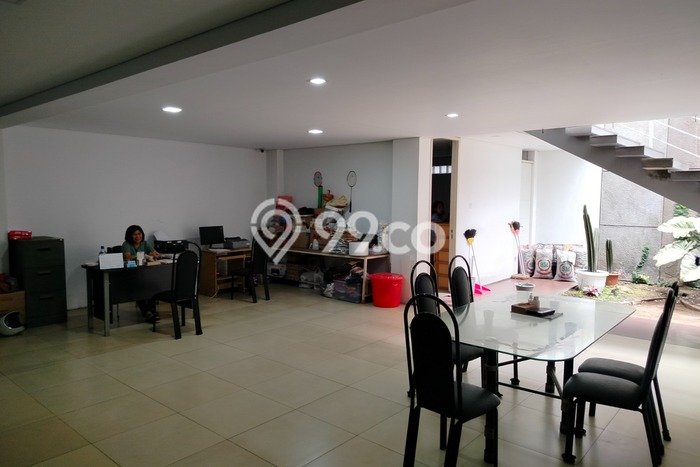 Rumah Mewah LB 519m2 Siap Huni Desain Elegan di Mekar Wangi, Bandung Rumah Mewah LB 519m2 Siap Huni Desain Elegan di Mekar Wangi, Bandung