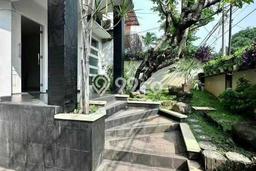 Ready to Use! Luxury House LT 252m2 Desain Modern di Pondok Indah Ready to Use! Luxury House LT 252m2 Desain Modern di Pondok Indah