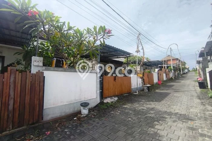 Jarang Ada! Rumah Kontrakan 2 Kamar Bagus Siap Huni Benoa Jarang Ada! Rumah Kontrakan 2 Kamar Bagus Siap Huni Benoa