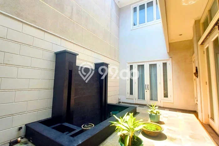 Ready to Use! Premium House LT 496m2 Desain Elegan di Pulomas Ready to Use! Premium House LT 496m2 Desain Elegan di Pulomas