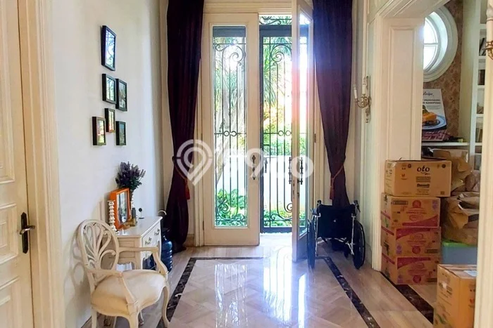 Ready to Use! Premium House LT 496m2 Desain Elegan di Pulomas Ready to Use! Premium House LT 496m2 Desain Elegan di Pulomas