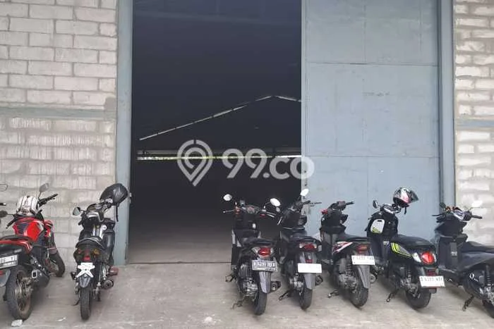 Disewakan Gudang di Kawasan Ramai Bitung Luas 1000m2 Disewakan Gudang di Kawasan Ramai Bitung Luas 1000m2