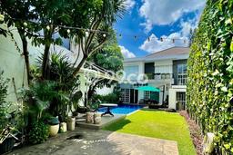 Rumah Elit Modern Tanpa Renovasi di Mampang Jakarta Selatan Rumah Elit Modern Tanpa Renovasi di Mampang Jakarta Selatan