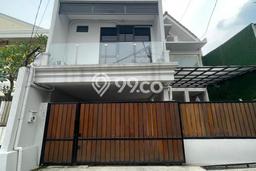 Rumah Mewah LB 194m2 Siap Pakai Desain Elegan di Bintaro, Tangerang Selatan Rumah Mewah LB 194m2 Siap Pakai Desain Elegan di Bintaro, Tangerang Selatan
