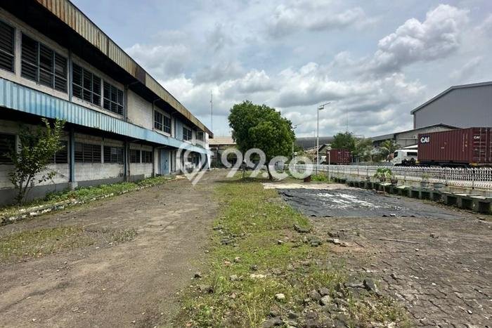 Unit Pabrik Dijual di Pulo Gadung Jakarta Timur Luas Tanah 9720m2, Luas Bangunan 5608m2 Unit Pabrik Dijual di Pulo Gadung Jakarta Timur Luas Tanah 9720m2, Luas Bangunan 5608m2