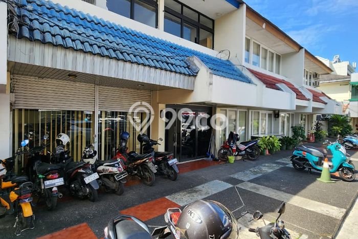 Ruko Bagus Dijual LB 180m2 Lokasi Strategis Jakarta Selatan Area Cocok untuk Berbisnis Ruko Bagus Dijual LB 180m2 Lokasi Strategis Jakarta Selatan Area Cocok untuk Berbisnis