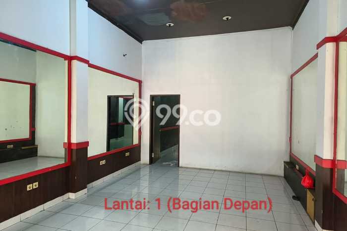 Ruko Dijual di Jakarta Barat LT 99m2 & LB 330m2 Lokasi Terbaik! Ruko Dijual di Jakarta Barat LT 99m2 & LB 330m2 Lokasi Terbaik!