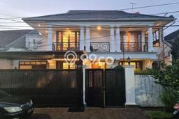 Jual Rumah Luas Elegan Dengan View Cantik di Cipinang, Jakarta Timur Jual Rumah Luas Elegan Dengan View Cantik di Cipinang, Jakarta Timur