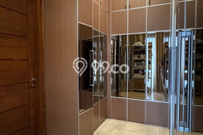 Hunian Elit LB 470m2 Siap Huni Desain Elegan di Puri Indah, Jakarta Barat Hunian Elit LB 470m2 Siap Huni Desain Elegan di Puri Indah, Jakarta Barat