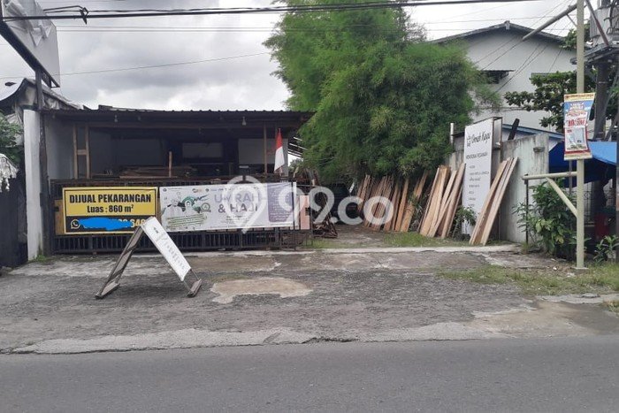 Unit Komersial Dijual di Yogyakarta LT 860m2 & LB 200m2 Unit Komersial Dijual di Yogyakarta LT 860m2 & LB 200m2