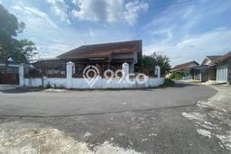 Tanah Dijual Area Strategis di Sleman Yogyakarta 374m2 Tanah Dijual Area Strategis di Sleman Yogyakarta 374m2