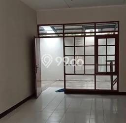 Rumah Luas Asri 2 KT Siap Pakai di Taman Kopo Indah Bandung Rumah Luas Asri 2 KT Siap Pakai di Taman Kopo Indah Bandung