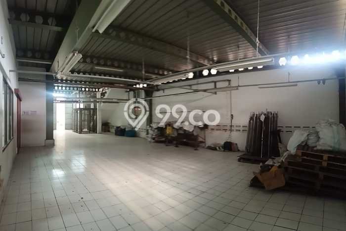 Disewakan Gudang di Kawasan Ramai Kopo Luas 2000m2 Disewakan Gudang di Kawasan Ramai Kopo Luas 2000m2