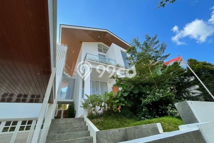 For Sale! Premium House LT 444m2 Desain Elegan di Dago Pakar For Sale! Premium House LT 444m2 Desain Elegan di Dago Pakar