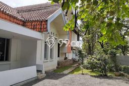 Rumah Mewah LB 800m2 Siap Huni Desain Elegan di Veteran, Bandung Rumah Mewah LB 800m2 Siap Huni Desain Elegan di Veteran, Bandung