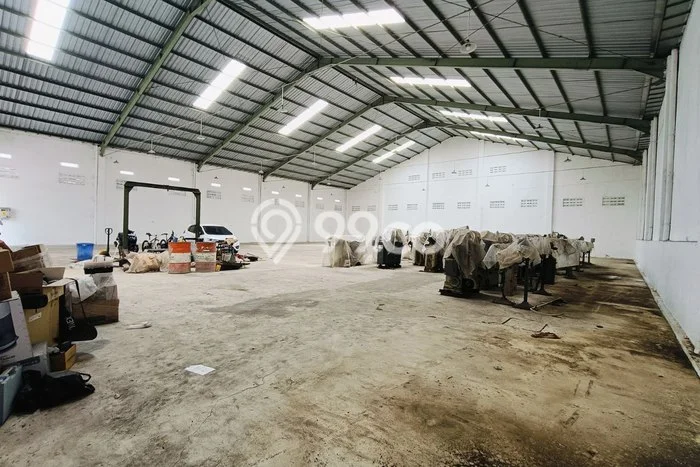 Gudang bagus disewakan di Karanganyar Solo dengan LB 900m2 harga sewa terbaik Gudang bagus disewakan di Karanganyar Solo dengan LB 900m2 harga sewa terbaik