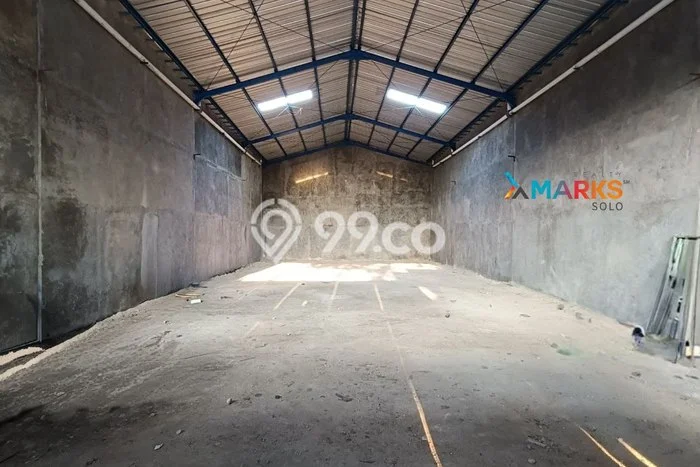 Unit Gudang disewakan di Grogol Solo dengan LT 300m2 / LB 207m2 Unit Gudang disewakan di Grogol Solo dengan LT 300m2 / LB 207m2