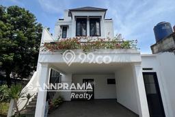 Siap Huni Hunian Elit 6 Kamar di Jagakarsa Dekat ke Mana Saja Siap Huni Hunian Elit 6 Kamar di Jagakarsa Dekat ke Mana Saja