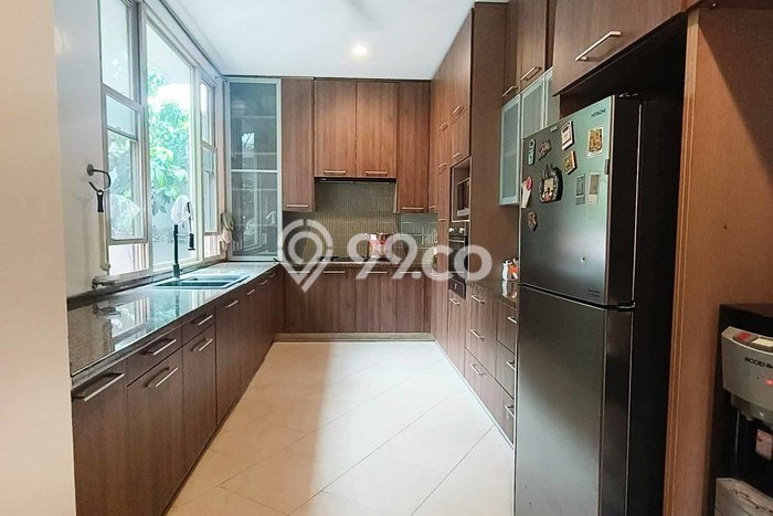 Rumah sewa siap huni 5 Kamar Tidur di SCBD, Jakarta Selatan Rumah sewa siap huni 5 Kamar Tidur di SCBD, Jakarta Selatan