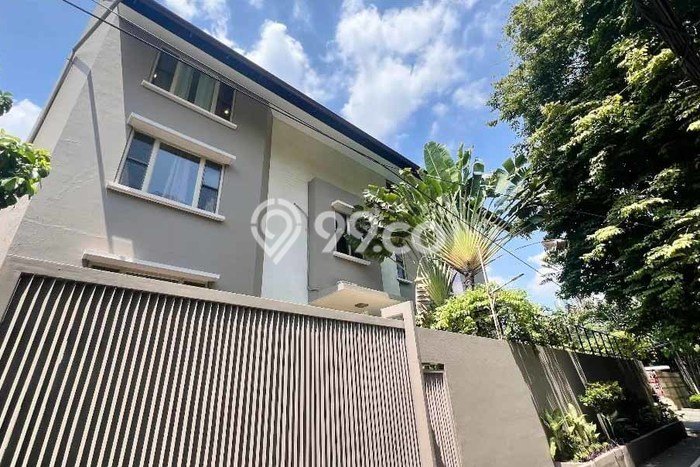 Rumah sewa siap huni 5 Kamar Tidur di SCBD, Jakarta Selatan Rumah sewa siap huni 5 Kamar Tidur di SCBD, Jakarta Selatan