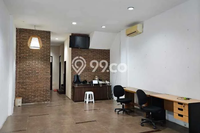 AREA BISNIS! Ruko Kawasan Dewi Sri, Luas 260m2m², Jalan Utama, Strategis AREA BISNIS! Ruko Kawasan Dewi Sri, Luas 260m2m², Jalan Utama, Strategis