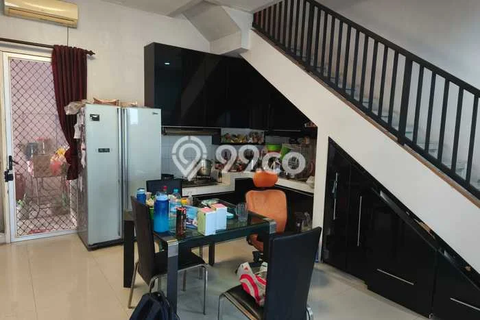 Ready to Use! Luxury House LT 128m2 Desain Modern di Pakuwon City Ready to Use! Luxury House LT 128m2 Desain Modern di Pakuwon City