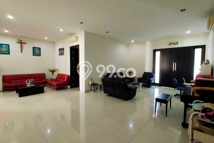 Rumah Mewah LB 850m2 Siap Huni Desain Elegan di Surabaya Kota, Surabaya Rumah Mewah LB 850m2 Siap Huni Desain Elegan di Surabaya Kota, Surabaya