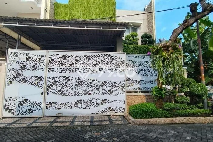 Rumah Elit Modern Siap Huni di Manyar Surabaya Rumah Elit Modern Siap Huni di Manyar Surabaya