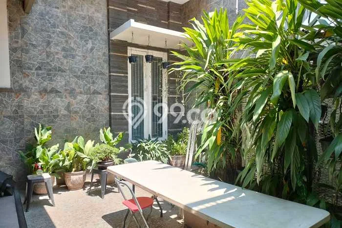 Jual Rumah Luas Elegan Dengan View Cantik di Kutisari, Surabaya Jual Rumah Luas Elegan Dengan View Cantik di Kutisari, Surabaya