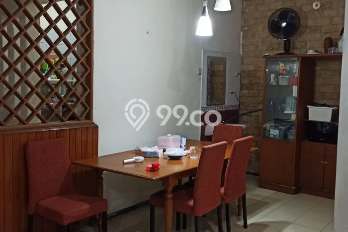 Jual Rumah Bagus Siap Huni LB 200m2 di Mulyorejo, Surabaya Jual Rumah Bagus Siap Huni LB 200m2 di Mulyorejo, Surabaya