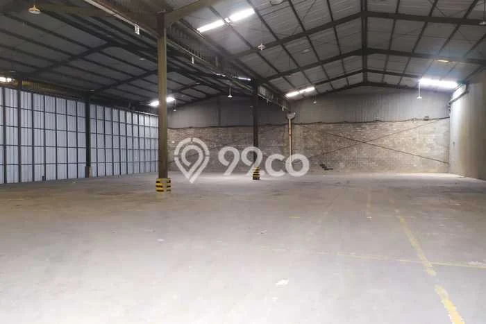 Gudang Area Komersial di Cakung, Luas 3528m2m², Siap Usaha Gudang Area Komersial di Cakung, Luas 3528m2m², Siap Usaha