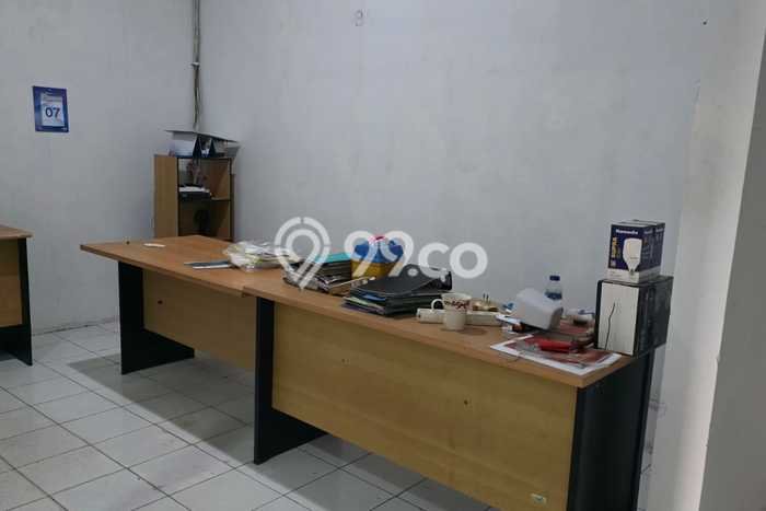 Unit Ruko disewakan di Karawaci Tangerang dengan LT 180m2 / LB 270m2 Unit Ruko disewakan di Karawaci Tangerang dengan LT 180m2 / LB 270m2