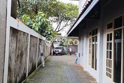 Hunian Strategis Dikontrakkan 6 Kamar di Menteng Boleh Nego Hunian Strategis Dikontrakkan 6 Kamar di Menteng Boleh Nego