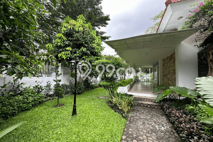 Rumah Modern Disewakan di Menteng Jakarta Pusat Lokasi Sangat Strategis Rumah Modern Disewakan di Menteng Jakarta Pusat Lokasi Sangat Strategis