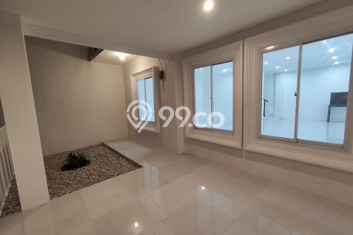 Jual Rumah Luas Megah Dengan View Cantik di Villa Melati Mas, Tangerang Selatan Jual Rumah Luas Megah Dengan View Cantik di Villa Melati Mas, Tangerang Selatan