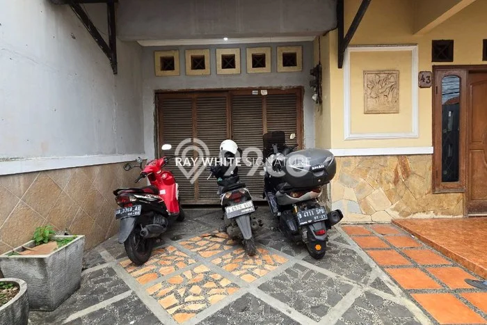 Dijual Rumah Luas Elegan Dengan View Cantik di Guntur, Jakarta Selatan Dijual Rumah Luas Elegan Dengan View Cantik di Guntur, Jakarta Selatan