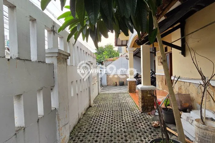 Dijual Rumah Luas Elegan Dengan View Cantik di Guntur, Jakarta Selatan Dijual Rumah Luas Elegan Dengan View Cantik di Guntur, Jakarta Selatan