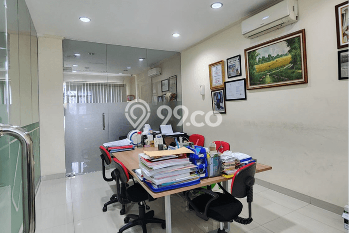 Dijual Ruko di Serpong, Luas 97m², Area Komersial, Akses Strategis Dijual Ruko di Serpong, Luas 97m², Area Komersial, Akses Strategis