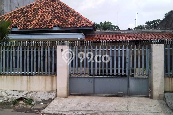 Ready to Use! Luxury House LT 466m2 Desain Modern di Cawang Ready to Use! Luxury House LT 466m2 Desain Modern di Cawang