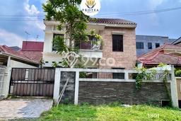 Dijual Rumah Premium dengan Fasilitas Sekitar Komplit di BSD, Tangerang Selatan Dijual Rumah Premium dengan Fasilitas Sekitar Komplit di BSD, Tangerang Selatan
