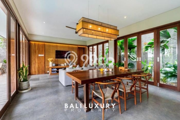 FOR SALE! Vila Kawasan , Luas 455m2m², Lokasi Strategis FOR SALE! Vila Kawasan , Luas 455m2m², Lokasi Strategis
