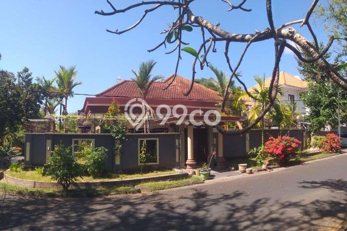 PRIME LOCATION! Rumah Berkembang area Mumbul, Luas 550m2m² Bangunan 500m2m² PRIME LOCATION! Rumah Berkembang area Mumbul, Luas 550m2m² Bangunan 500m2m²