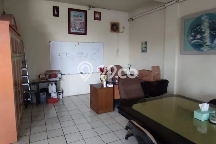 Unit Ruko Dijual di Surabaya LT 160m2 & LB 600m2 Unit Ruko Dijual di Surabaya LT 160m2 & LB 600m2